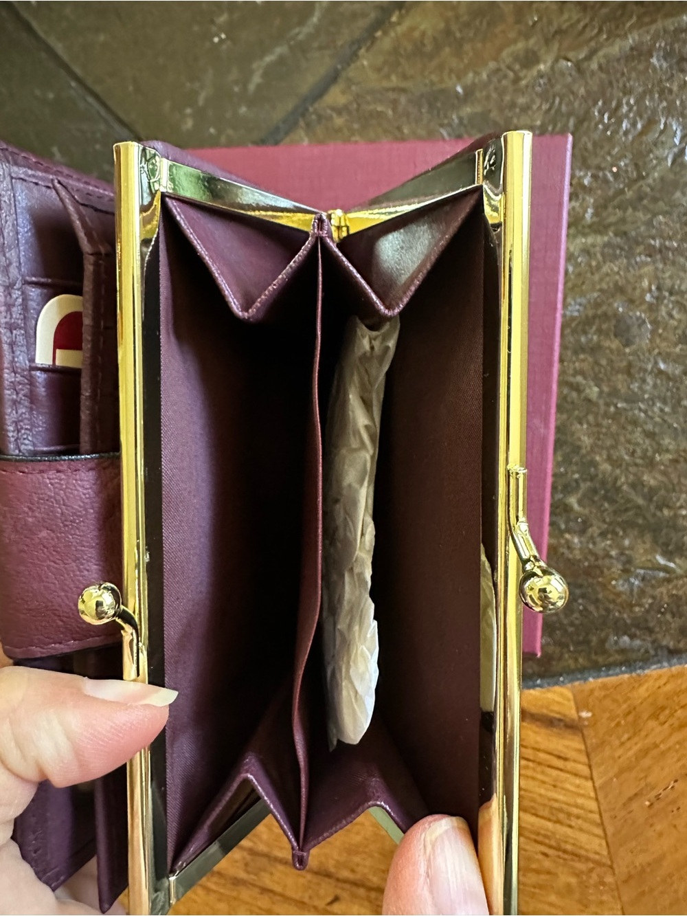 NEW Buxton Plum Leather Card & Wallet with Clasp - Picture 7 of 8